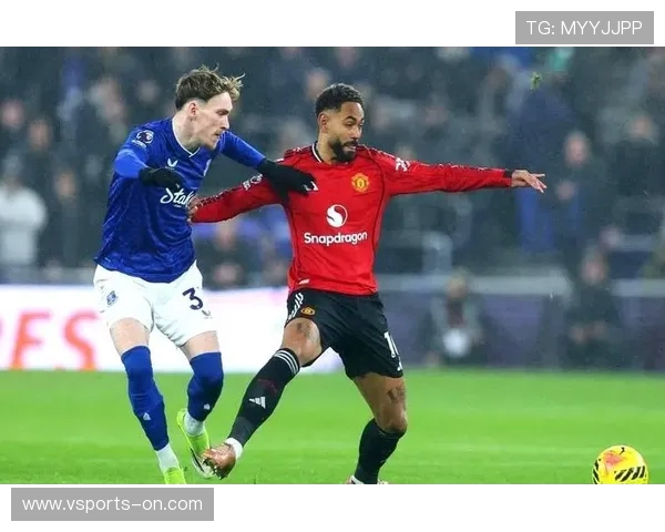 英超大战激烈上演 曼联逆转胜切尔西 锤子军团主场大胜利物浦