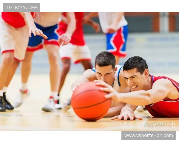 《全面分析篮球运动员状态的多维度评估方法与提升策略》